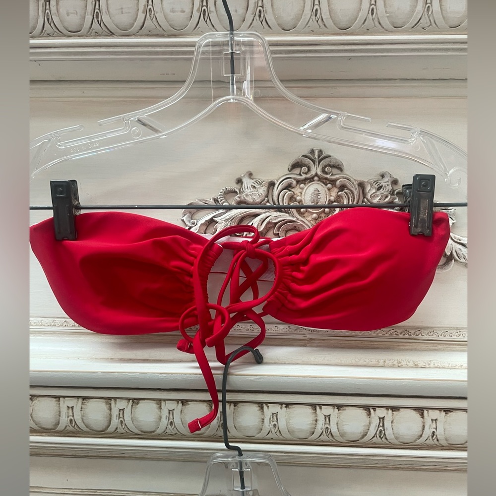 Red bikini - Picture 4 of 4